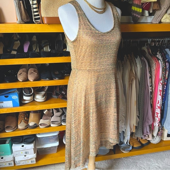 Dresses & Skirts - ⭐️BOGO FREE⭐️ BLU PEPPER Lined Tank Dress High Low with Gold Threads